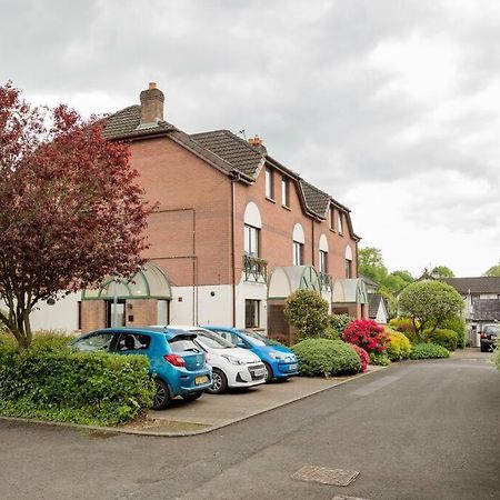 Templepatrick Family Home Beside The Rabbit Hotel Exterior photo