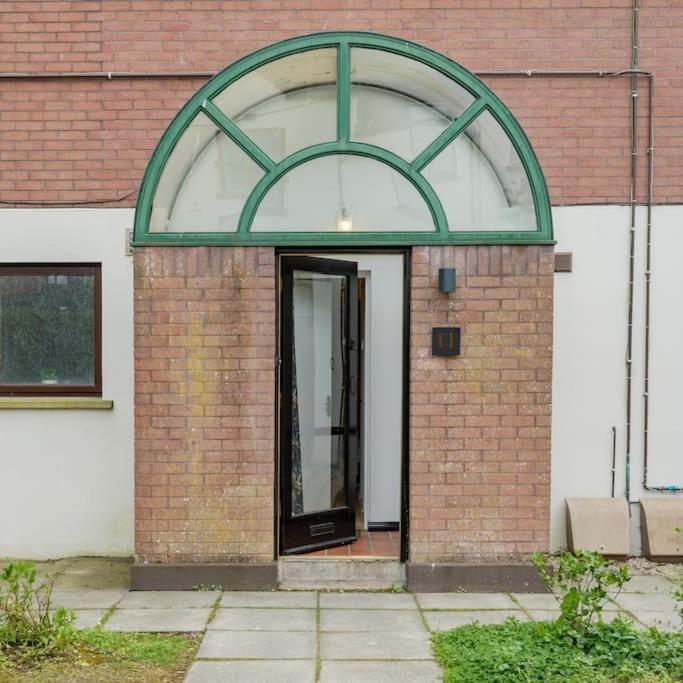 Templepatrick Family Home Beside The Rabbit Hotel Exterior photo